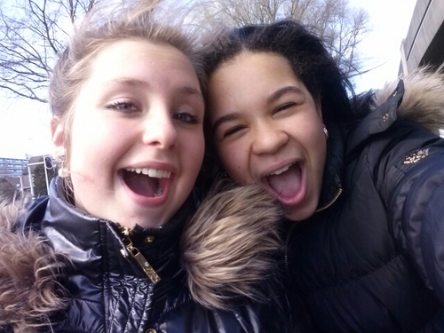 We hebben steeds iets anders op ons hoofd haha
abbonneerrr ennn like het !