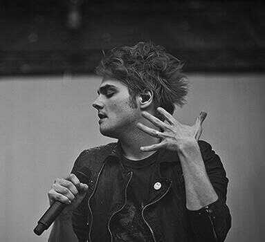 I love music. MCR, ADTR, YD, FOB, BMTH, Muse, Paramore, The Wonder Years e.c.t.
