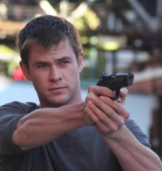 You people are so pety.. and tiny. I LOVE THOR!