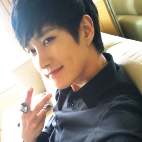 ❖ Official RPer at @OreobingsuRP || #90liner ( 12 / 14 ) || Lee Minhyuk of Block B ❖ JDa's wife B|