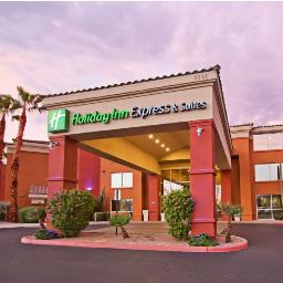 The Holiday Inn Express Scottsdale is located near downtown Scottsdale, great shopping and dinning.  Our amenities include shuttle service and much much more.