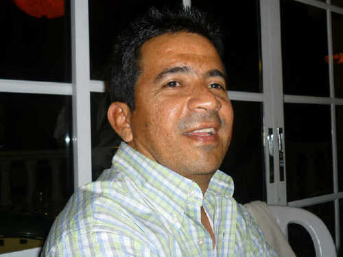 Nacido en Villanueva Guajira, Técnico en Mina. Empleado de Cerrejon