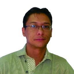 Sou produtor cultural, empreendedor social e designer gráfico.