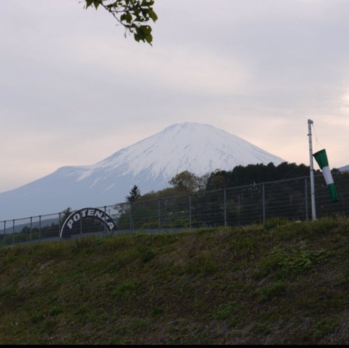 スポーツ好きのオタクでござる。 稀に配信します。ダジャレキャラで頑張ってます💪 https://t.co/1qA98H2E5q https://t.co/zrfj8l0ibz https://t.co/cvi0YalOhv