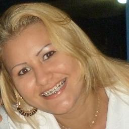 Turismóloga,Jornalista,Apresentadora de TV. Sócia-proprietária Oscar Eventos e Cerimoniais e Assessora de Comunicação do IEPA.Noiva d/ Ederson Figueiredo.