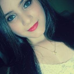Morena.Olhos Verdes.Ciumenta.Feia e Chata.Evanescence♥ Cuidado, você poderá ser  a próxima vítima...