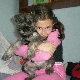sooi uuuuun perro,pero de @Paula19ParaTi ;D seguirla:) buenos twetts