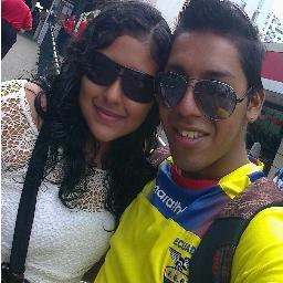 soy un chico amiguero me gusta chatear pelotear bailar y sobre todo amo a mi novia