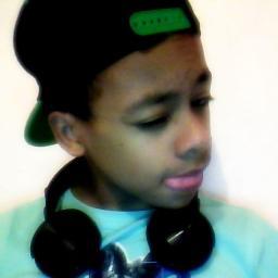 EiREZZYOFFICIEL's profile picture. Je ne te demandes pas d'appuyer sur le bouton Suivre car je sais que tu était sur le point de le faire !! #Linda Je T'aime ♥ @rihanna tha best ♥ #Navy