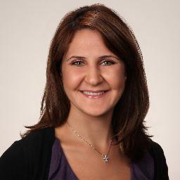 For nearly a decade, Alenoush Hartenian has been providing Glendale & surrounding cities with her services as an outstanding Escrow Officer at Glen Oaks Escrow.