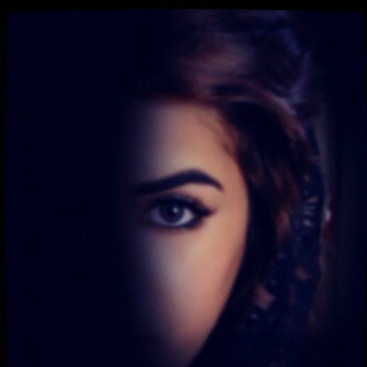 “حافظ على غرابتك فلا شيء أسخف من أن تكون مألوفاً✨