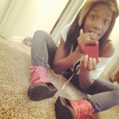 charminq_beauty's profile picture. |Rㅂndㅇm| |i speak my mind| |im goffy as hell| |	#TeamFollowBac . ' follow mee (: