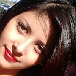 Uma adolescente madura e responsável. Completamente louca e desequilibrada. Quer saber mais ? segue ;D