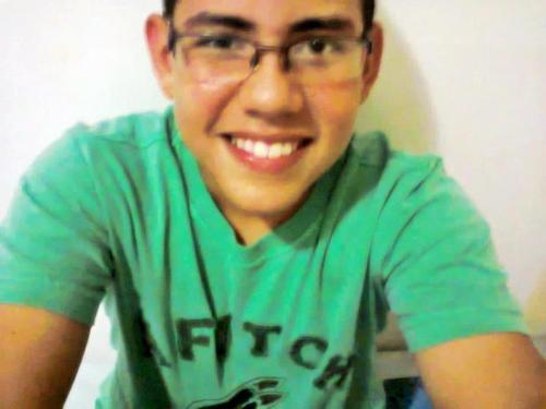 Gosto de futebol , snooker , viajar , se divertii , sair mt.