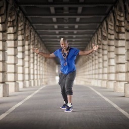 Artist / Chanteur- Danseur & Entrepreneur