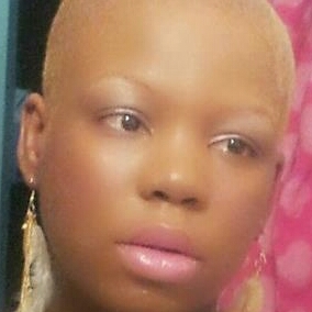 Badass women with kick ass clothes, unapologetically sexy funky style.  Whether people love it or hate it, be you! MUAH!!  http://t.co/dHkvN9Xc