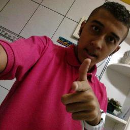 17anos. #SPFC . geminiano. Ermão do  @MayconPretin_ http://t.co/FOBQ4qe343