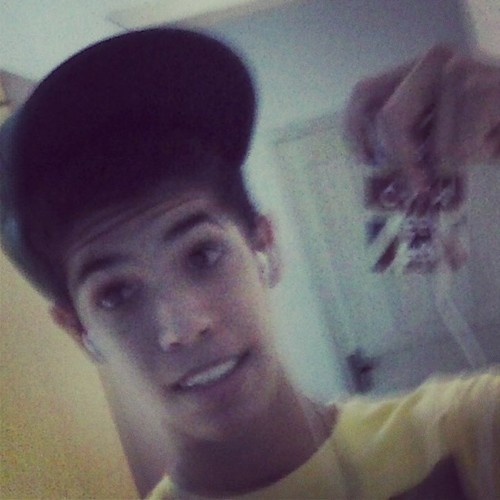 Eu so quero que alguem tenha medo de me perder.   To aqui pra falar merda.    #Instagram: @_enunes.
