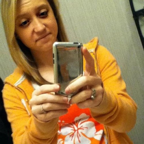 'people change & things go wrong but just remember life goes on.'-Mac Miller♥