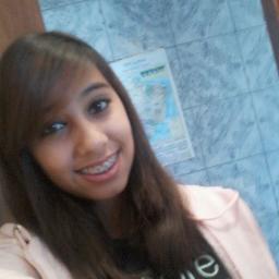 sou chata , amo andar de skate tenho 13 anos e odeio gente falsa :s
