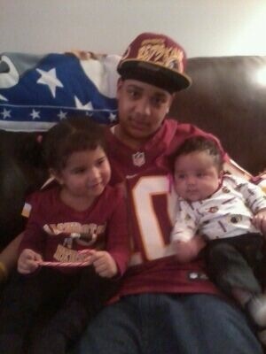 #httr #skinsnation skins fan from birth 2 death have 2 beautiful kids u c my man rg3 in the background #httr #httr #httr