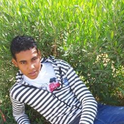 تعلمت من هذا الزمان..ان لا شخص يستحق الامان ..فمن اعطيته ثقتى .خدعنى.ومن وهبته حياتى ..قتلنى..ومن عشت له.عاش لغيرى . فكيف أعيش بقلبى الحنون.وسط بشر دائماً تخون