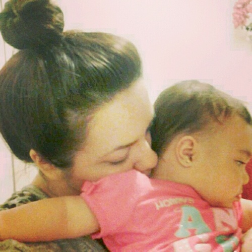 Mommy to the most beautiful girl in the world Chloe Autumn. Girlfriend to the best guy/baby daddy ever. Cosmetology grad. Libra.
