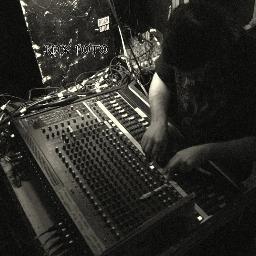 Sonorisation et Enregistrement, Technicien de son. Professeur d'Arts-Martiaux chez GriffonArt. Amateur de  Bières et Vin. Mélomane. Guitariste. Chanteur.