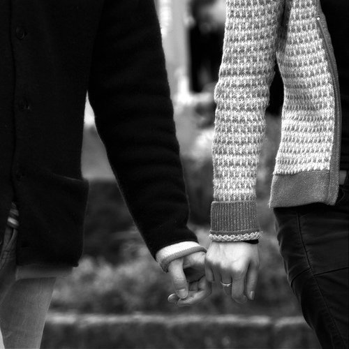 أم لثلاث أبناء أعشق حياتي العملية واتمنى أن اصل لما أريد ..