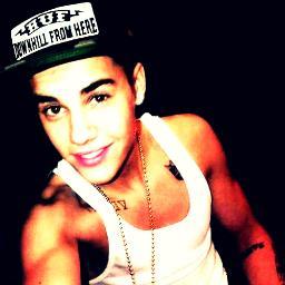 Justin means the whole world to me.He's my everything.Words can't describe my happiness for his existence.I'llneverleavehim.Once a belieber,ALWAYS a belieber. ♥