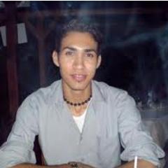 20 años. Estudiante de administración de empresas. Amante del canto y del baile.