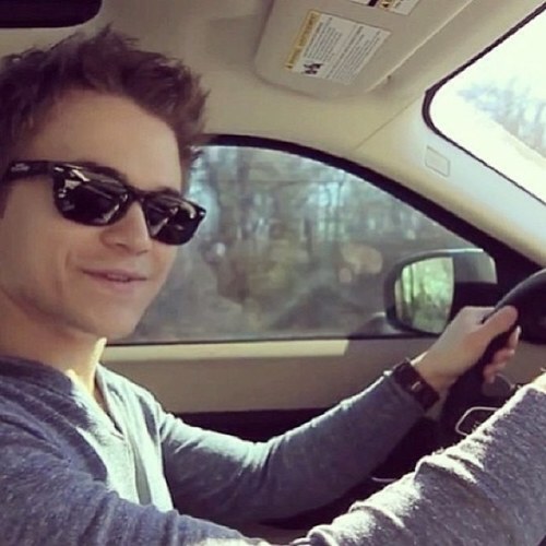 A country singer/ songwriter!!! I love all of my fans!!! Hayniacs are the BEST!!!