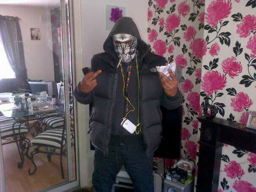 Get me on facebook an blackberry messeger 26560514