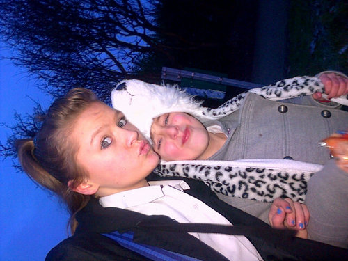 I'm ellie I'm come from the UK and I live in blackpool,I come from manchester and I have the best  best friend EVER♥