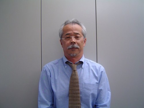 Is Koichi Shimoyama（下山浩一） of Japan. My age is 65 years old.