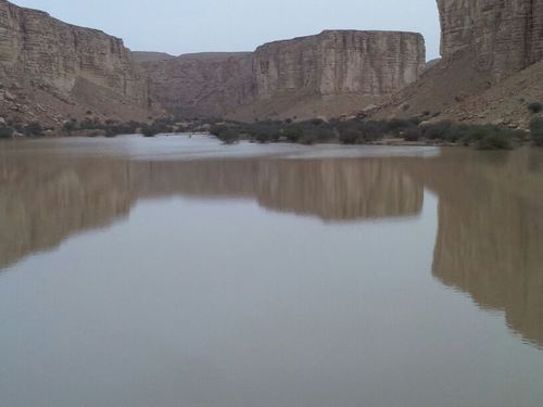 اهتم بالواقعيه واحب الرحلات البريه ورياضة المشي