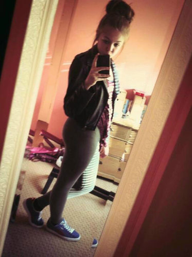 I♥drake&lil wayne&nicki minaj&chris brown.. I'll follow back if u look interesting☺