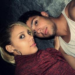 Sou como você me vê. Posso ser leve como uma brisa ou forte como uma ventania, Depende de quando e como você me vê passar.