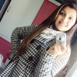O que tem por trás desse sorriso.
Que me deixa fissurado em você ♪