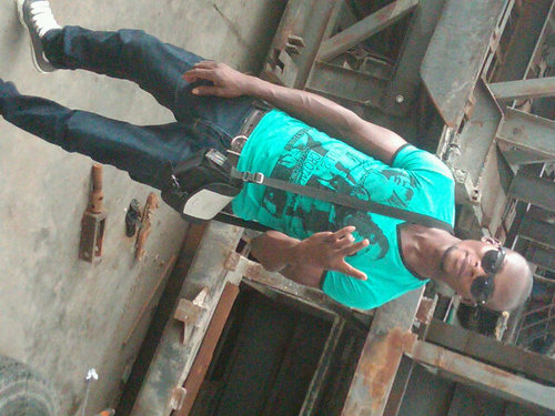 Nothing is real, forget what she feelz for you# all na jobbin..