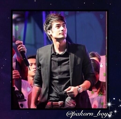I'm both @boy_pakorn Actor under Ch3 #ฟ้ากระจ่างดาว รูปและงานอยู่ใน fav.นะครับผม ^___^
