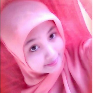 @Linzi_Ozilin I Love Allah n Prophet Muhammad | BF @gozek_rockers (23 agustus 2010) | la vie est belle quand nous sommes reconnaissants :)