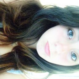 Todo mundo está aqui, exceto você. Parece que todos têm alguém para abraçar, mas para mim é apenas uma época de solidão.