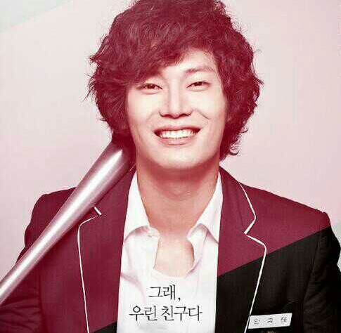 AhnJongtae_bot's profile picture. 연극 모범생들의 안종태봇이다! 내가 트위터는 처음이라 잘 몰라서 우물쭈물해도 안되는 대가리로 잘 해보려고 노력중이니까 답멘션 느리다고, 안온다고 불평하지 말도록! 랜덤으로 30분마다 대사도 뱉으니까 잘 봐줘! -친구종태