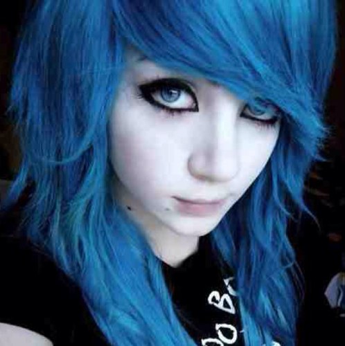 the official Amber McCrackin. famous scene queen. i love animals. im a belieber too:)