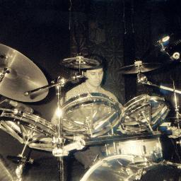Músico Compositor, Arreglista, Baterista, Bajista y Tecladista. Ing. de Sonido en Andrume Studio, Mixing & Mastering (Nuendo, Cubase & Wavelab).
