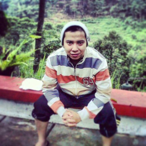I am Moeslem - Family lover - a movie Lover, music lover, traveler, daydreamer,SmartDetox and financial Planner consutant