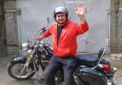 VeruginV's profile picture. Все бури жизни отгремели, я в бухте старости, и цели остались малые со мной, штормит не сильно,Мир иной вокруг волной блестит под солнцем!Сижу у твиттера оконца