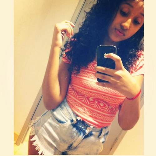 Follow me on IG @xoxo_bertiris (: