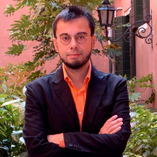 raffo1971's profile picture. «Vago attraverso i giorni come una puttana in un mondo senza marciapiedi»
(Emil Cioran)